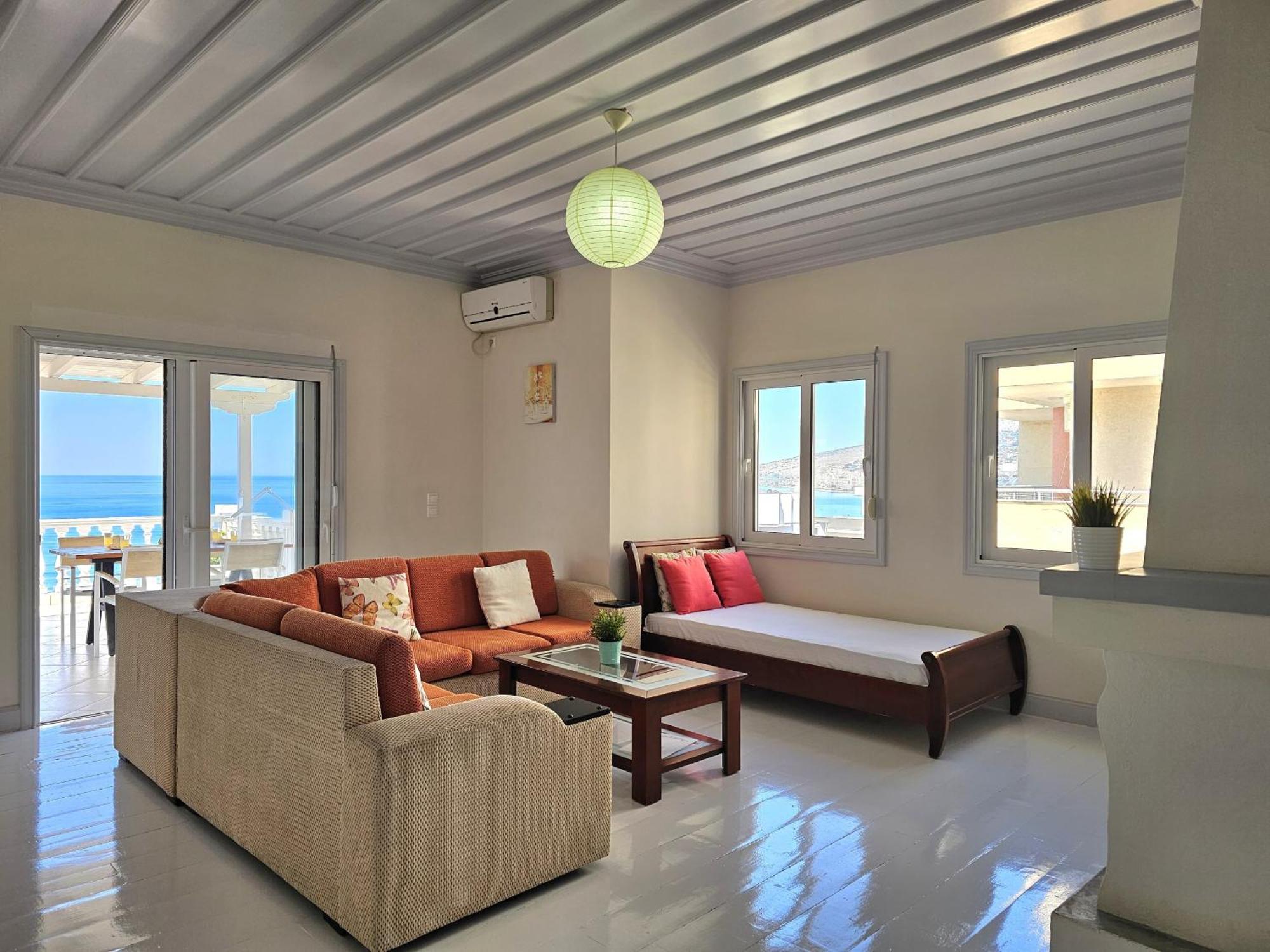 Apartment Happy Eri Sarandë