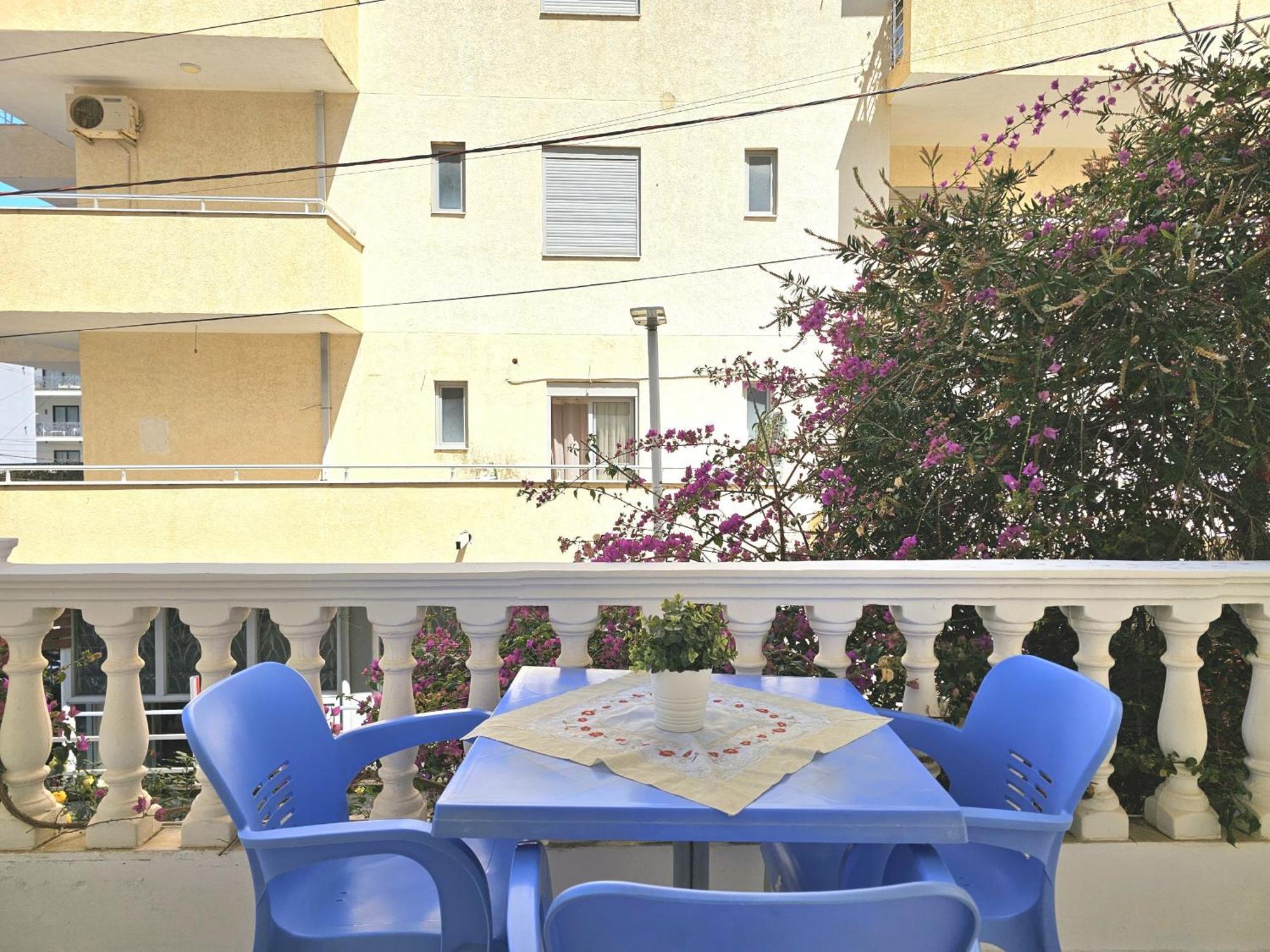 Apartment Happy Eri *